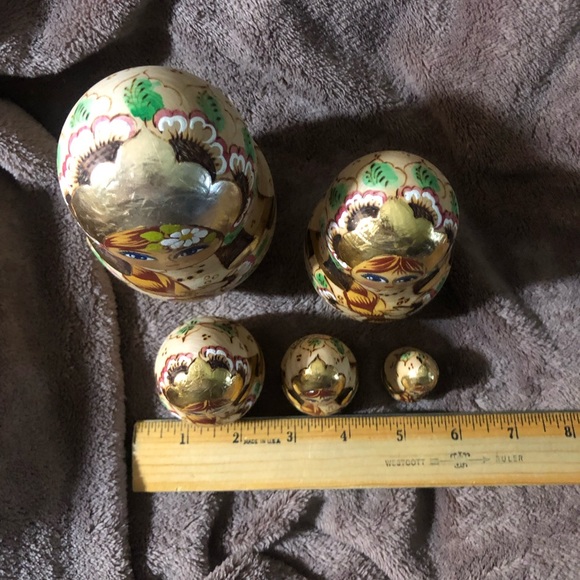 Beautiful set of Russian nesting dolls set of 5 - Picture 8 of 8